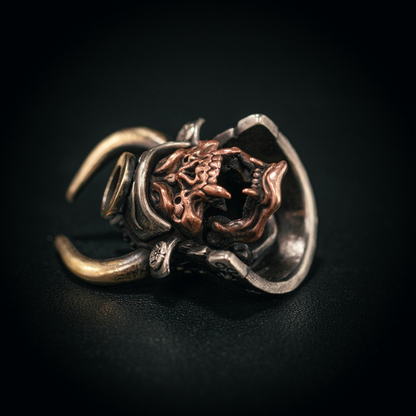 Starving Skeleton™ Samurai Skull Pendant